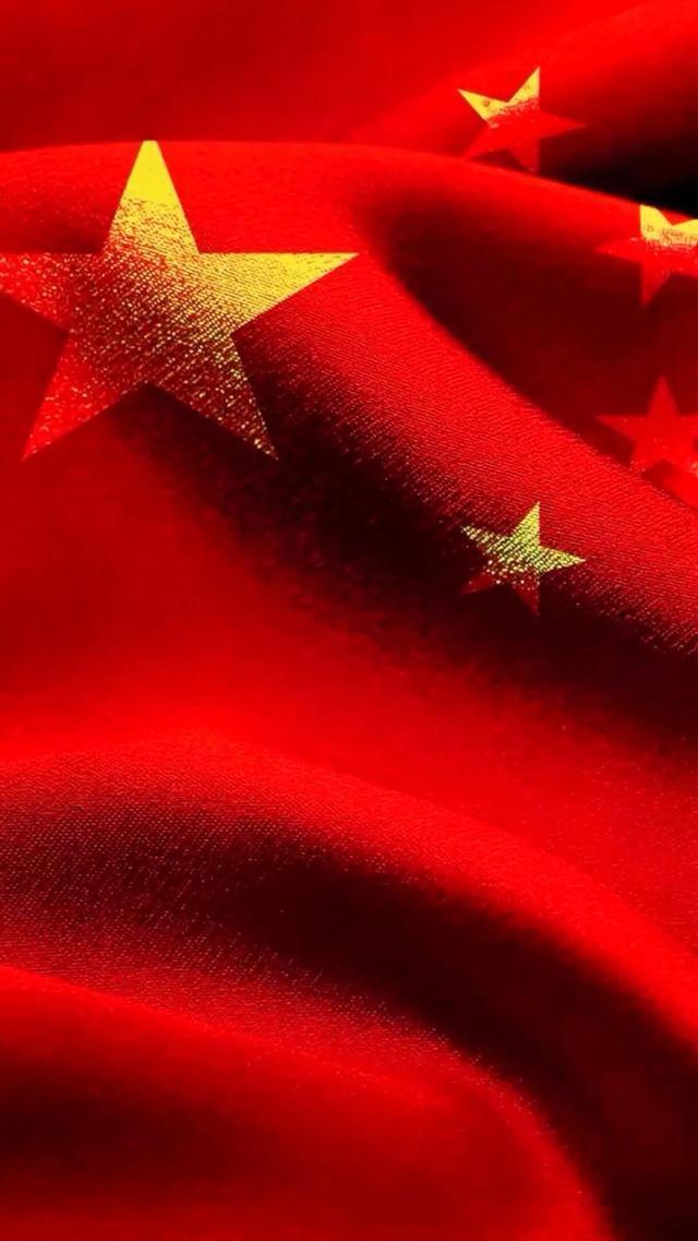郑裕玲现身广州老城区,与刘嘉玲一起录节目,积极开拓内地市场