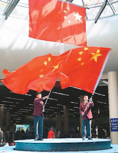 《要久久爱》剧组来了，杨紫心中“最搞笑男人”是谁